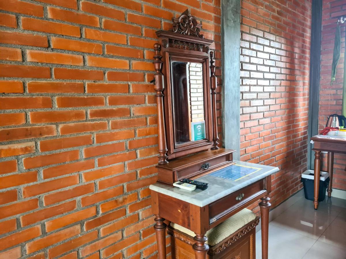 Ndalem Suryo Saptono Guest House Jogyakarta Zewnętrze zdjęcie